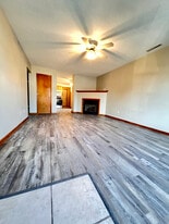 Building Photo - 1000 NE Lindsay Ave