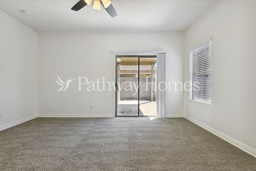 Building Photo - 15046 N 172nd Ln