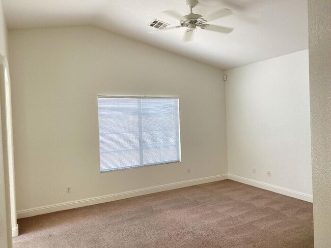 Building Photo - First Show: The first open showing is on 2/4 at 4PM. Please be prompt. We will be processing any ...