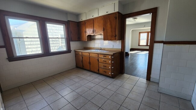 Building Photo - 10401 Homeworth Ave