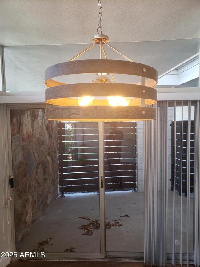 Building Photo - 301 W Medlock Dr