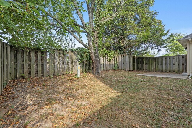 Building Photo - 717-719 E Watermill Cir