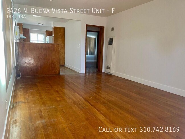 Building Photo - 2426 N Buena Vista St