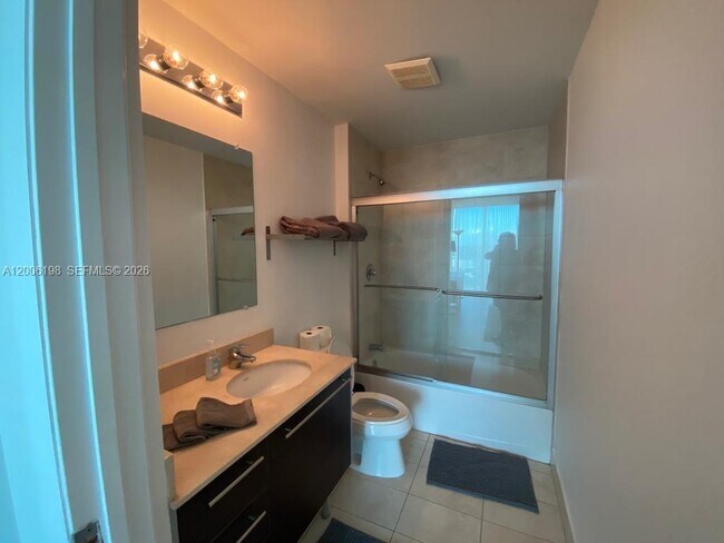 Building Photo - 1900 N Bayshore Dr