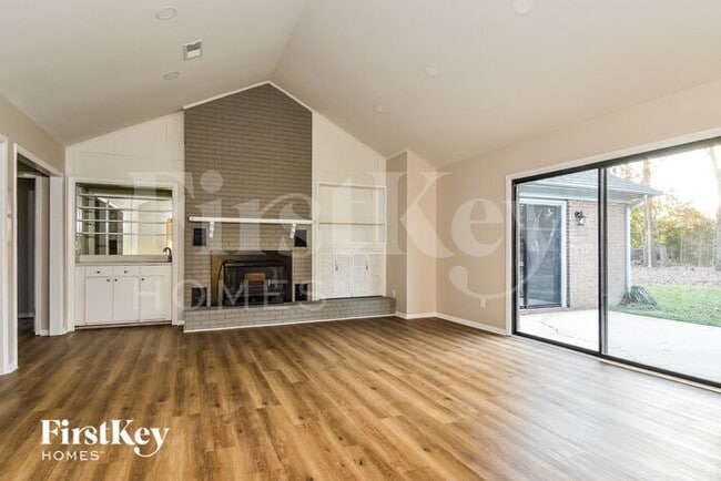 Building Photo - 4113 Oak Hollow Dr