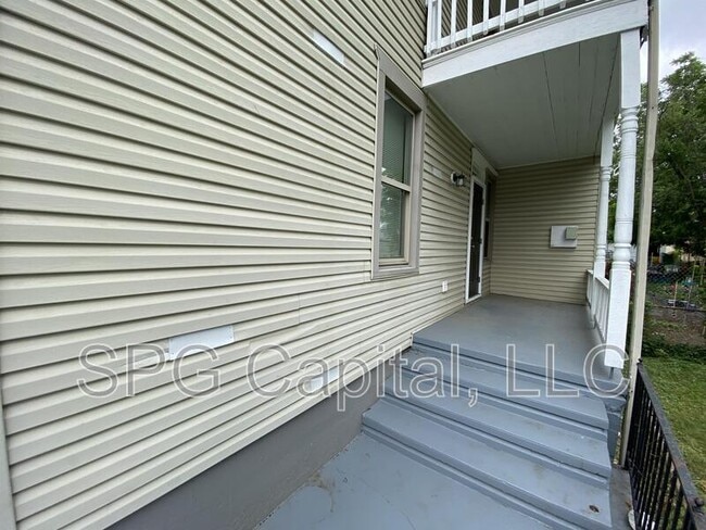 Building Photo - 12 E Burd St