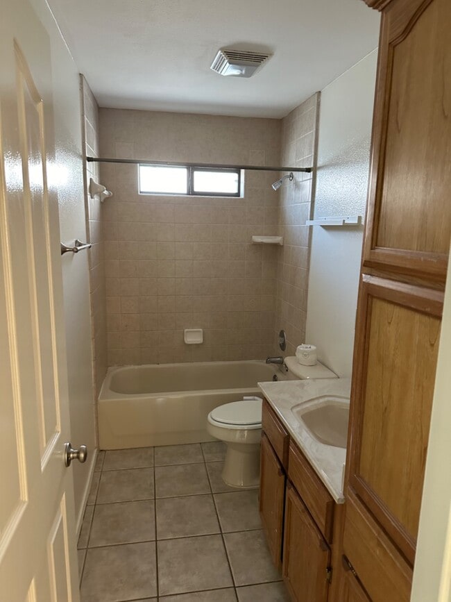 Building Photo - 1837 Tierra Dulce Dr