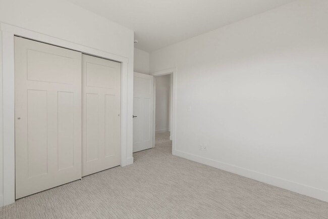 Building Photo - 115 Elevation Dr