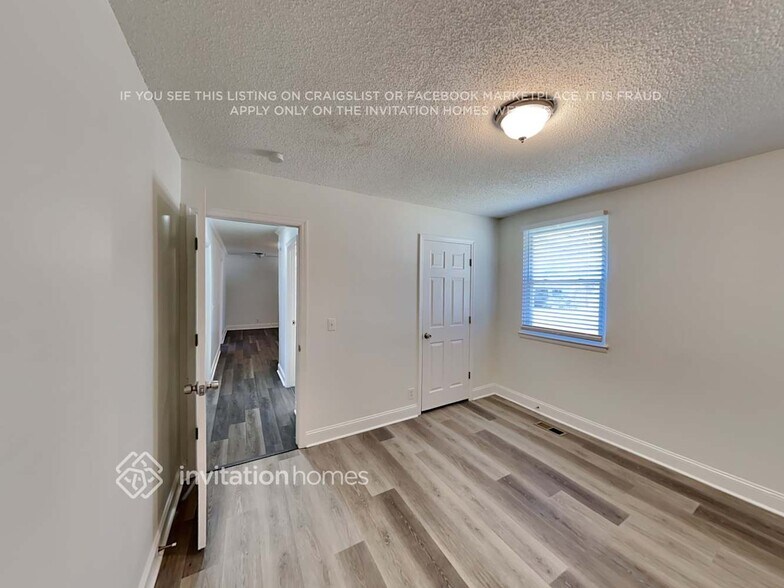 Building Photo - 7116 White Oak Dr SW
