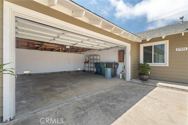 Building Photo - 17551 Misty Ln