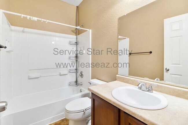 Building Photo - 978 E Corral St