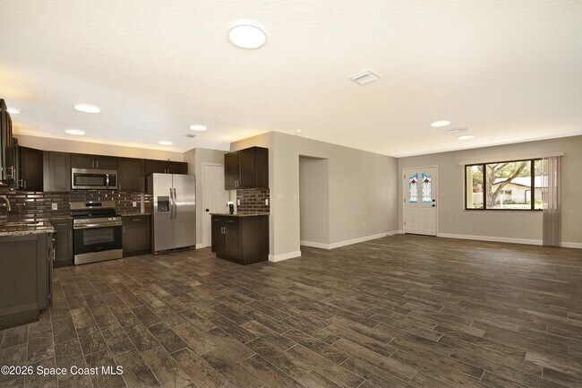 Building Photo - 540 Elliott Dr