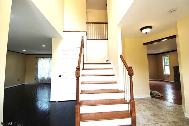 Building Photo - 11 Cypress Ln