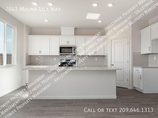 Building Photo - 7042 Mauna Loa Wy