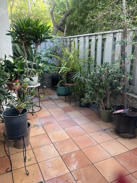 Building Photo - 1220 Manning Ave