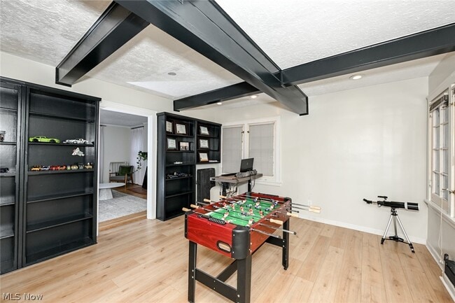 Building Photo - 2927 Huntington Rd