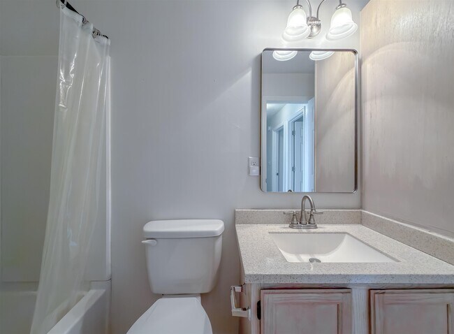 Building Photo - 1340 Hancock St