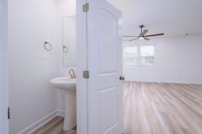 Building Photo - Brand New and Move-in Ready!