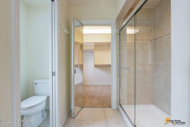 Building Photo - Stunning home conviently located by Eagle ...