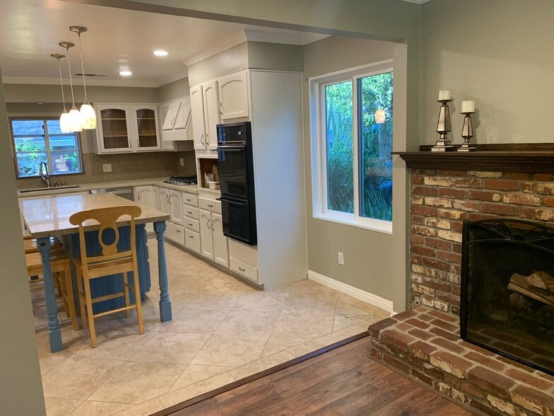 Kitchen - 7951 Day St