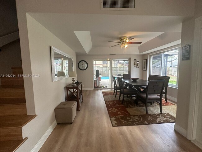 Building Photo - 8320 SW 39th Ct