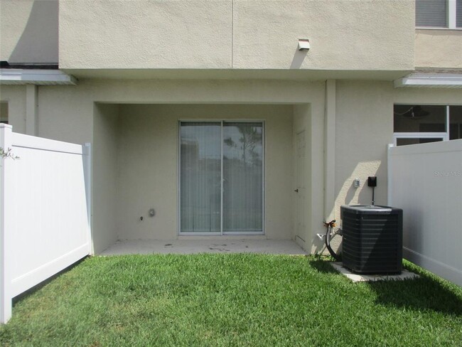 Building Photo - 6325 Fairmont Ln