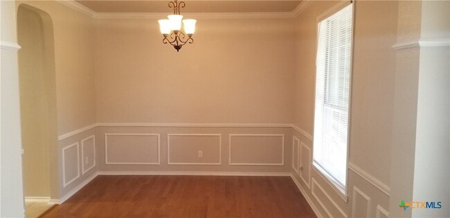 Building Photo - 619 Rolling Hills Dr