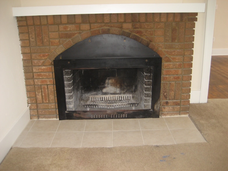 Building Photo - 529 Knowles St