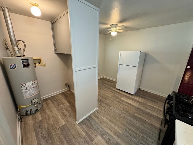 Building Photo - Two Bedroom Home