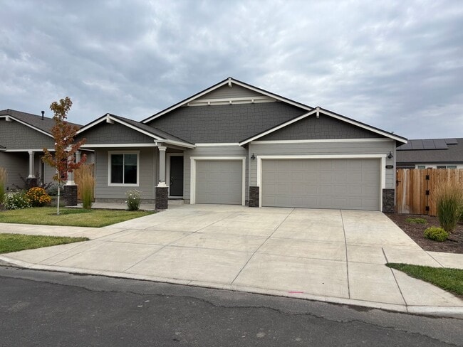 Primary Photo - Newer Home in Redmond with Large Fenced Ba...