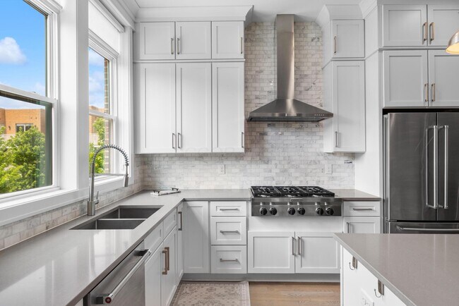 Building Photo - 293 Auden Ave