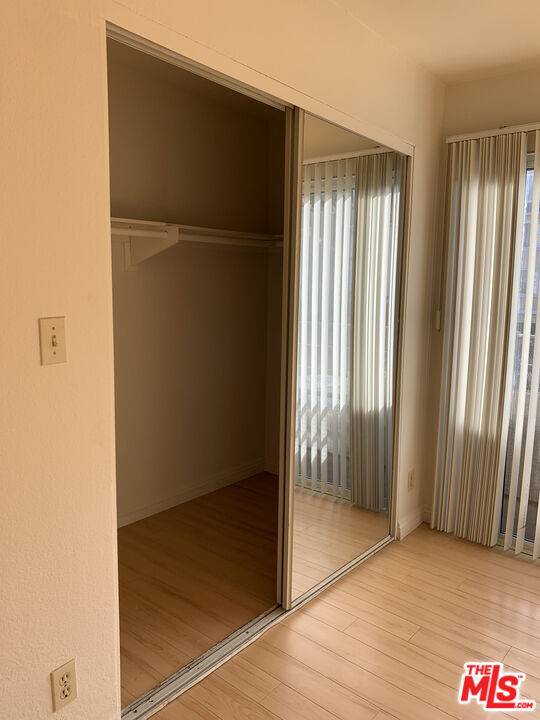 Building Photo - 420 S Harvard Blvd