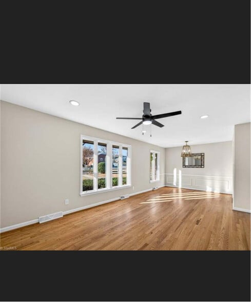 Building Photo - 2204 Dulaire Rd