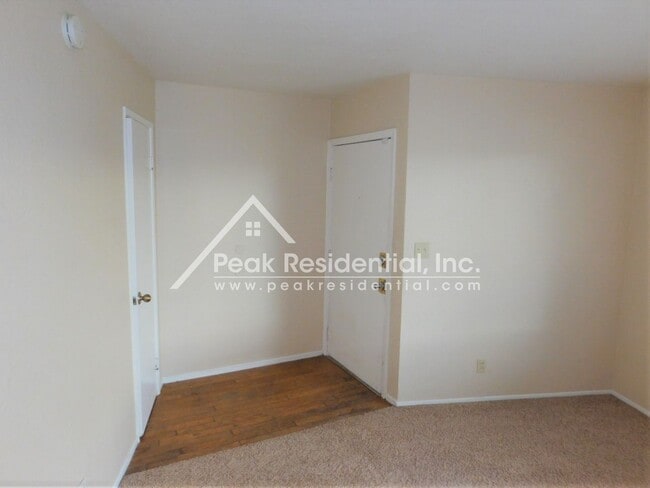 Building Photo - 6027 Northcrest Cir
