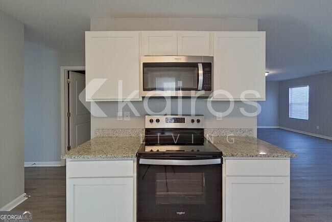 Building Photo - 633 Canal St