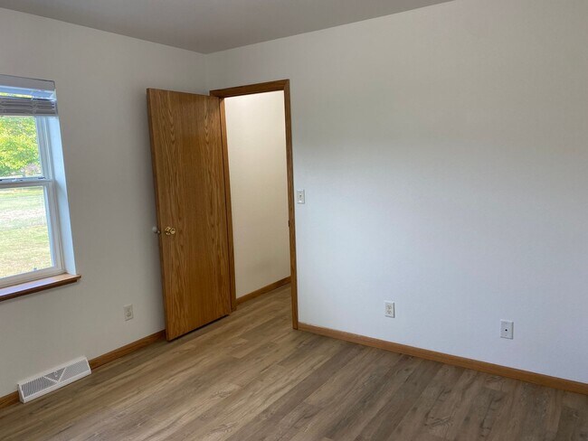 Building Photo - Beautiful 3 Bedroom Single Family Home in ...