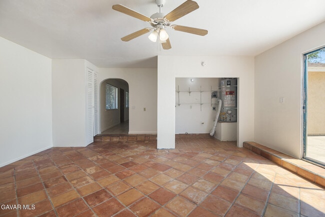 Building Photo - 44210 Fenhold St
