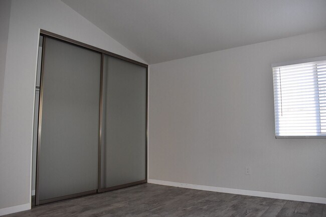 Building Photo - Beautiful 3 bedroom 2 bath Santee Home!