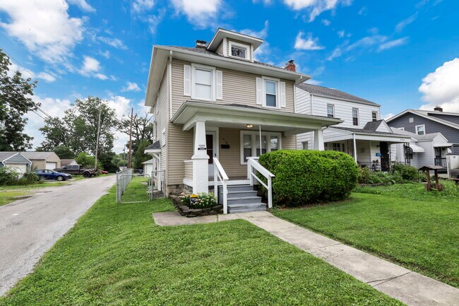 Building Photo - 418 Townsend Ave
