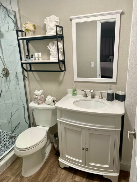 Building Photo - 16541 S Oleander Dr