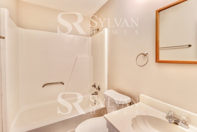 Building Photo - Prepare to fall in love with this 3 bedroom, 2.5 bathroom home