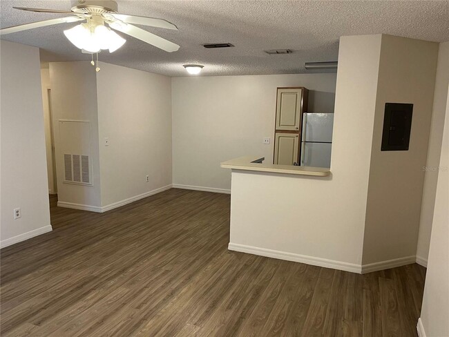 Building Photo - Lake Mary Charmer