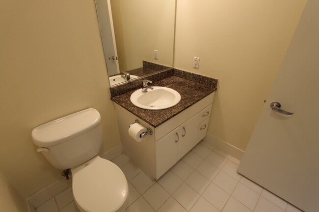 Building Photo - EPIC REA-AZARI PM - Nice Studio at The Beacon in South Beach w/Parking available