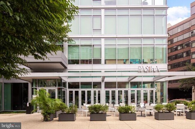 Building Photo - 1260 21st St NW