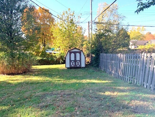 Building Photo - Cape Cod on Clay Mills Road!   251104