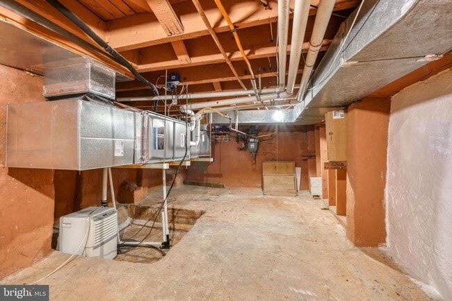 Building Photo - 204 S Chester St