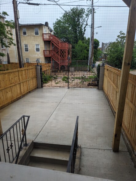 Building Photo - 1509 Edmondson Ave