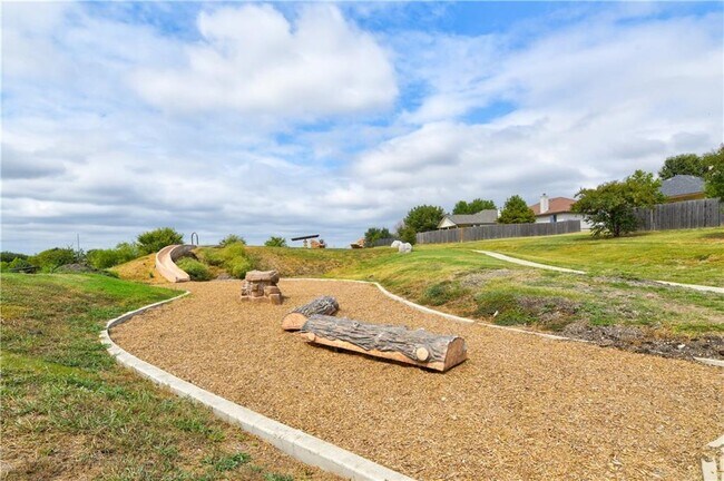 Building Photo - 104 Finley St