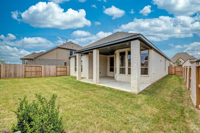 Building Photo - 30723 Grn Acrs Ct