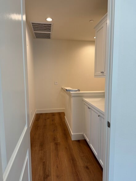 Building Photo - 35 Morera Ln